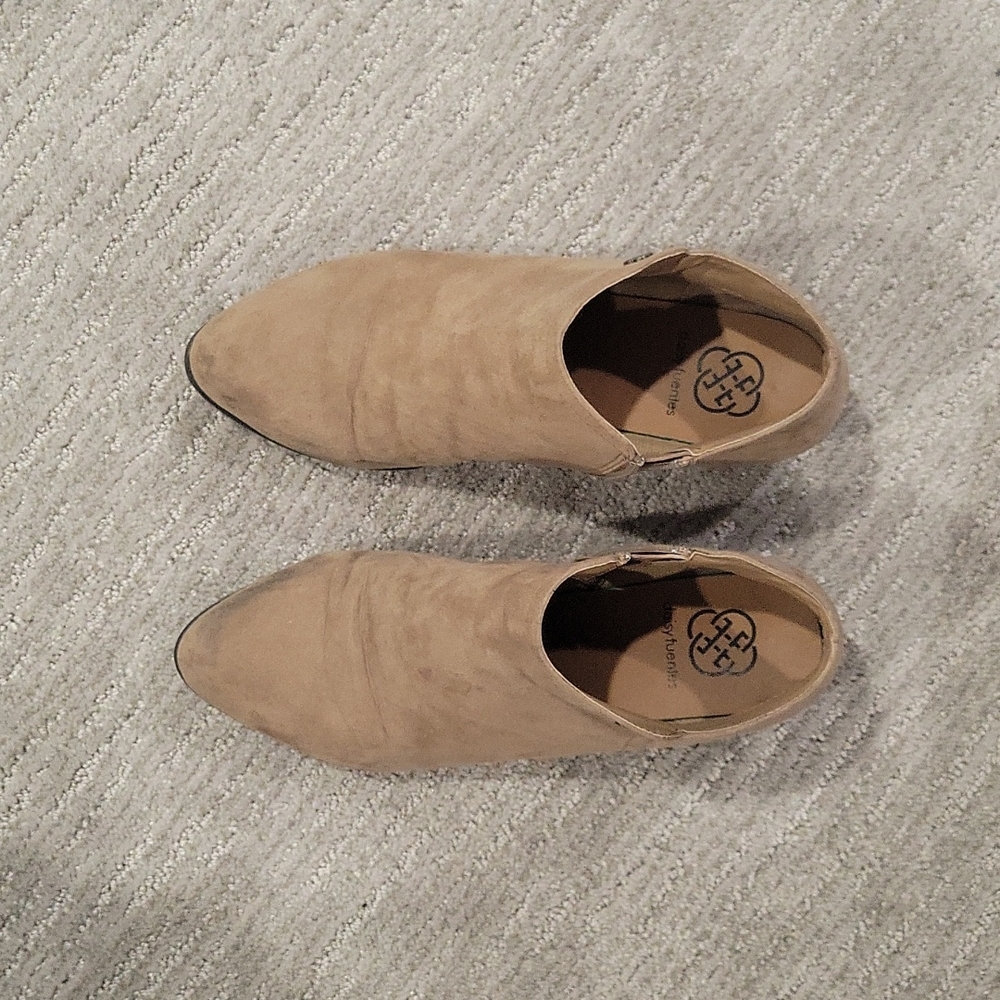 Ankle boots tan brand daisy fuentes size 7½
